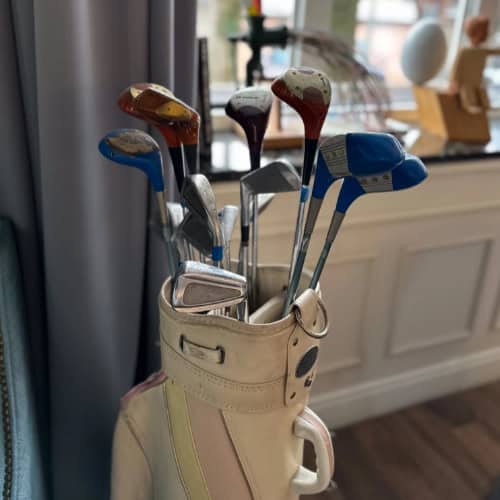 Indoor golf clubs